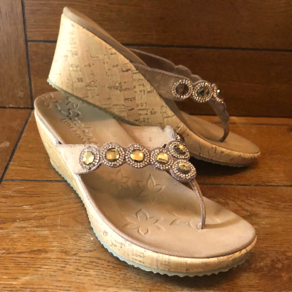 Skechers luxe foam sandals